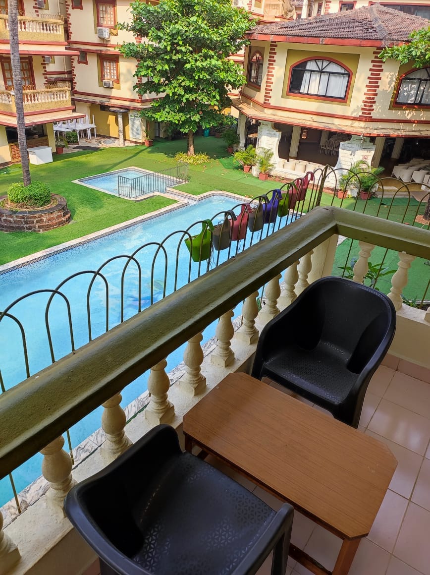 RoomzAway: Pool, Wi-fi, Kitchen - Apartments for Rent in Candolim, Goa ...