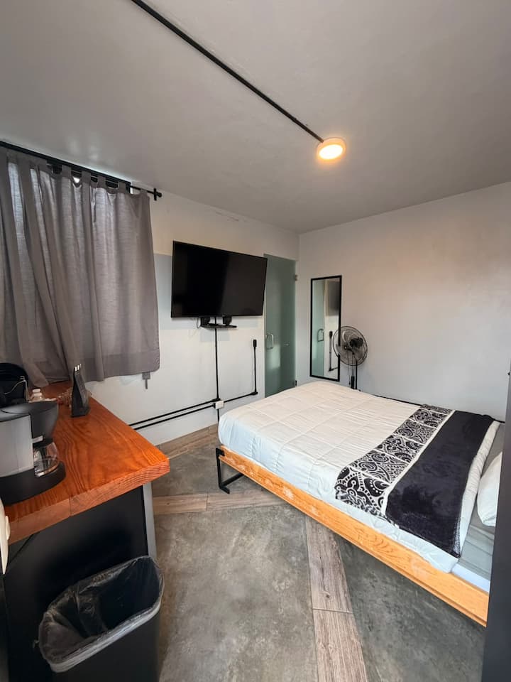 Sample Website Simple One Suite at Steps of the Crafts Market - Guesthouses for Rent in San ...