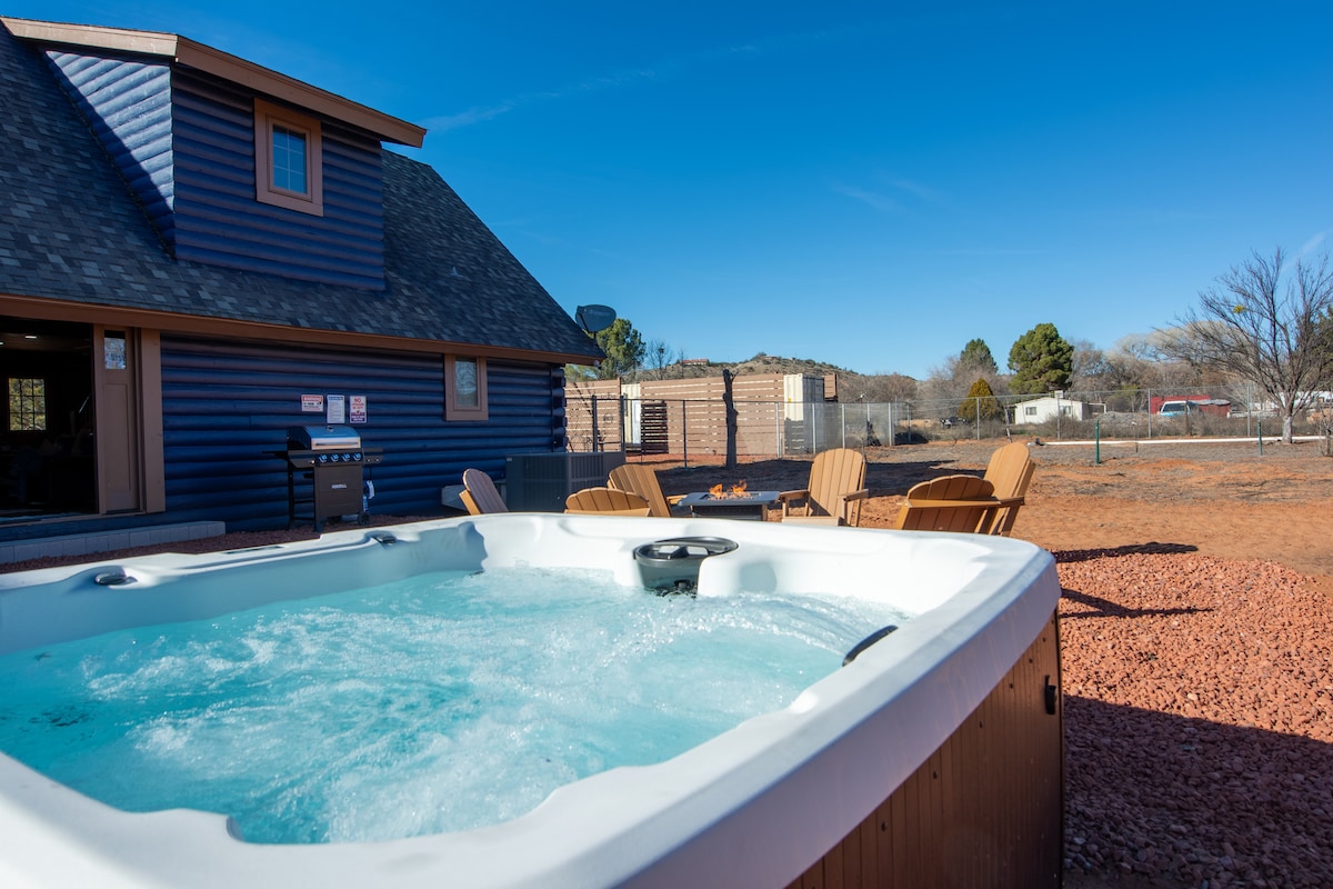 Cozy Log Cabin Near Sedona • Private Hot Tub - Cabins for Rent in ...