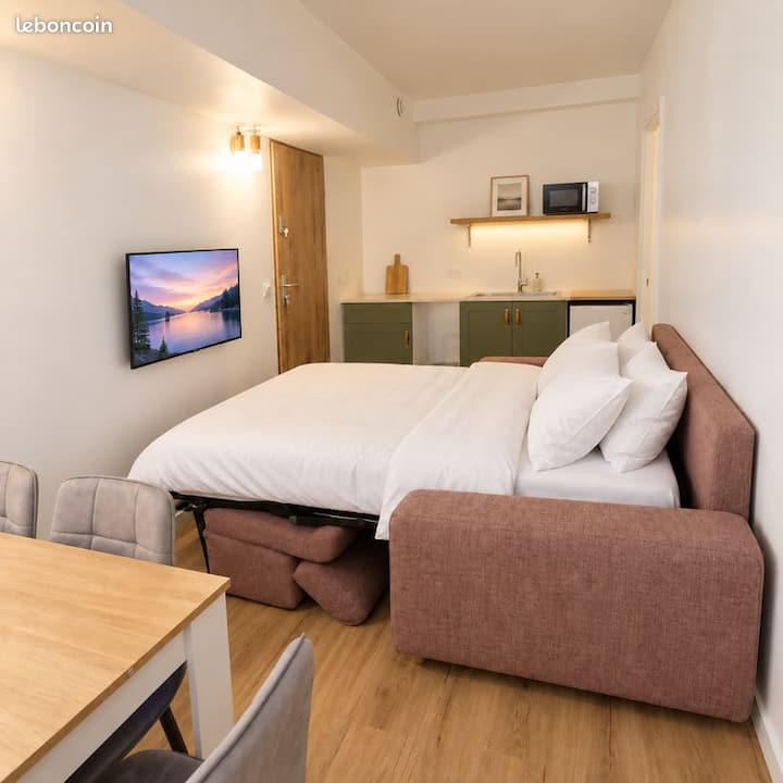 Versailles · Appartement 30 M² En Semi-sous-sol - Versailles