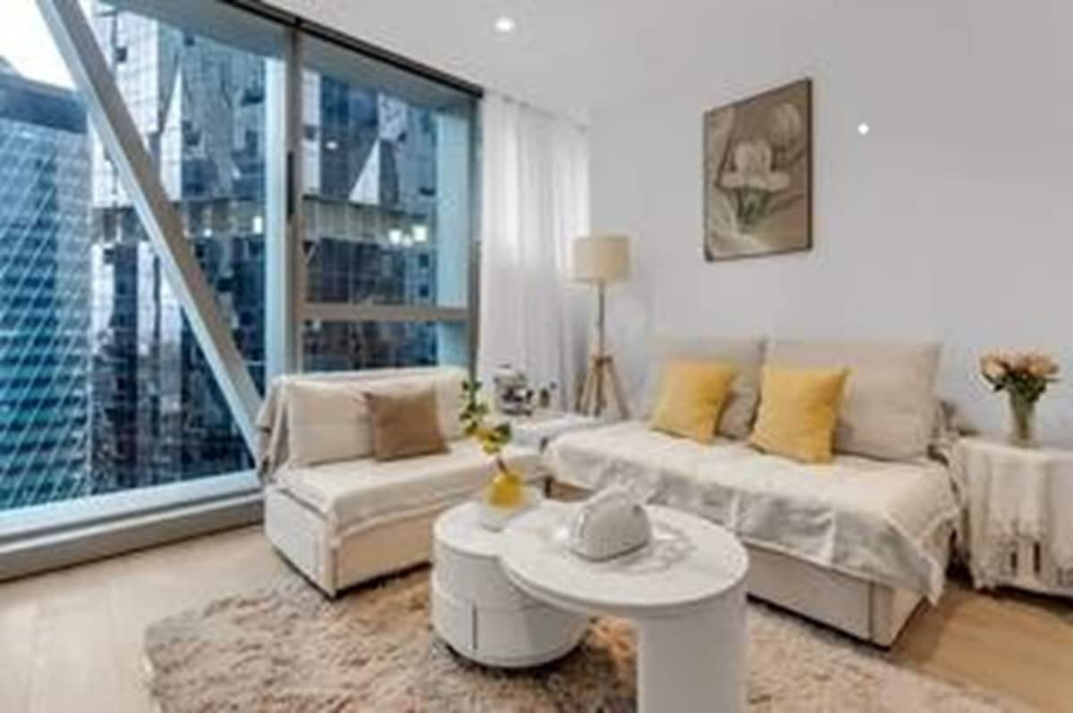 CBD 2BR With Pool | 3 Min Walk to Tram And Coles - Apartments for Rent ...