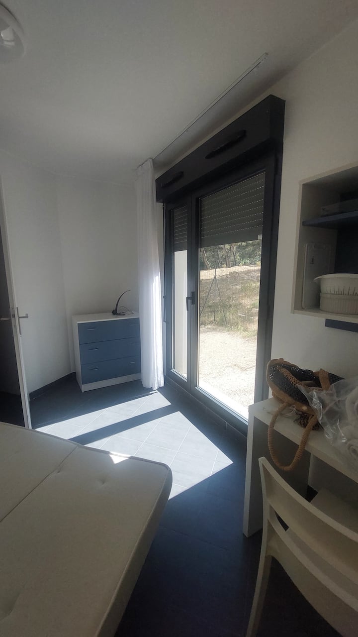 Studio for rent on the garden level in a residential complex - Flats ...