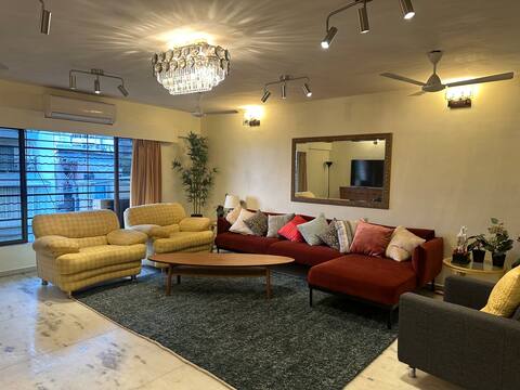 3 BHK Grand Luxury Suite Near Carter Road *