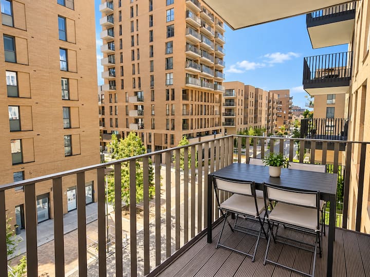 Sample Website Simple One Spacious 2BD Waterside with Free Parking & Balcony - Flats for Rent in ...