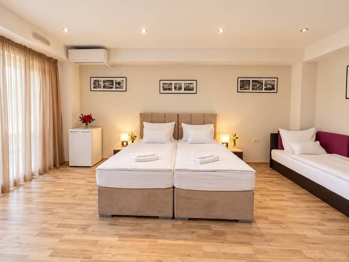 Sample Website Simple One Skala City Apartments 2 -Free Parking - - Apartments for Rent in Skopje ...