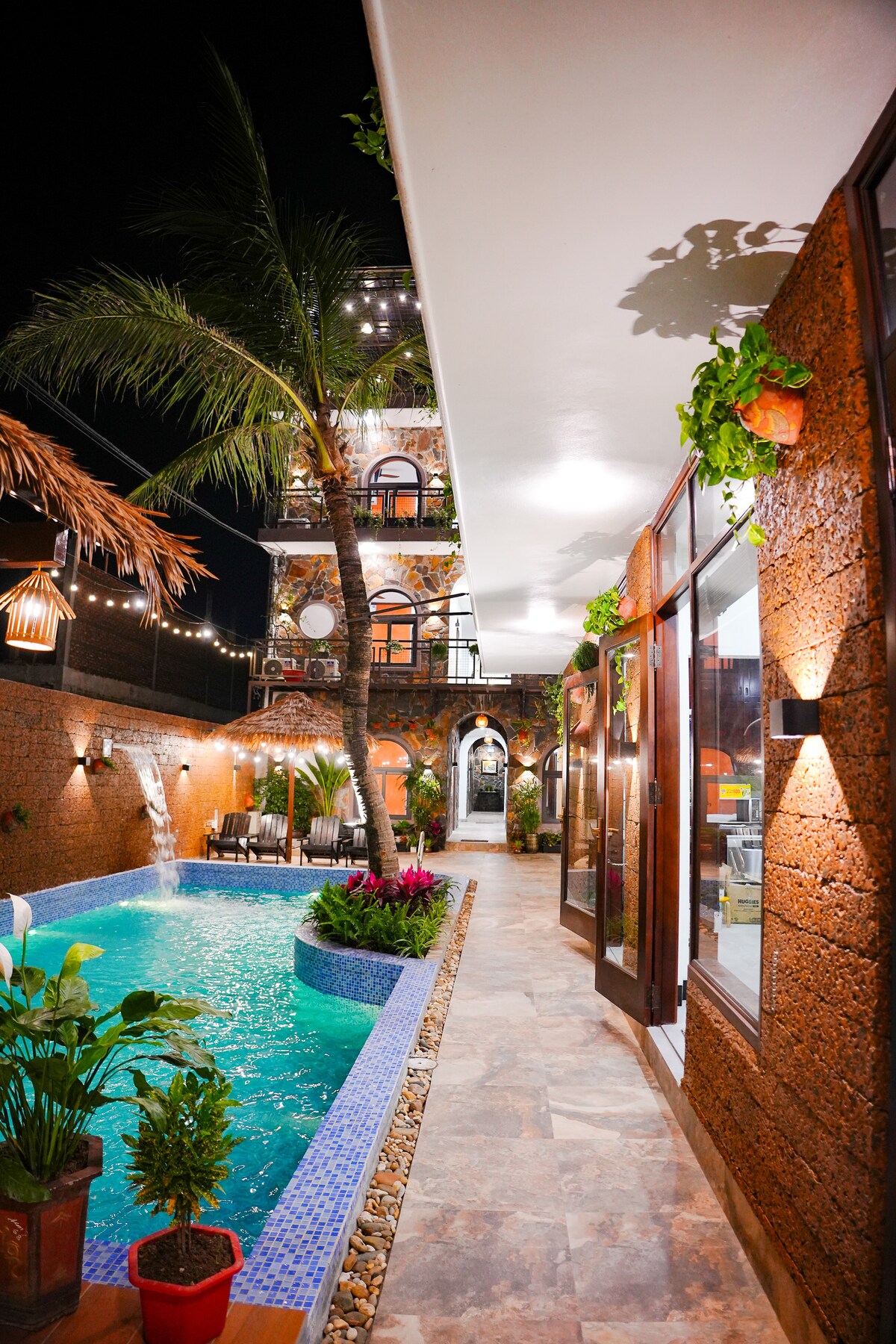 2 Private Rooms for 5 Guests | Pool & Breakfast - Houses for Rent in ...