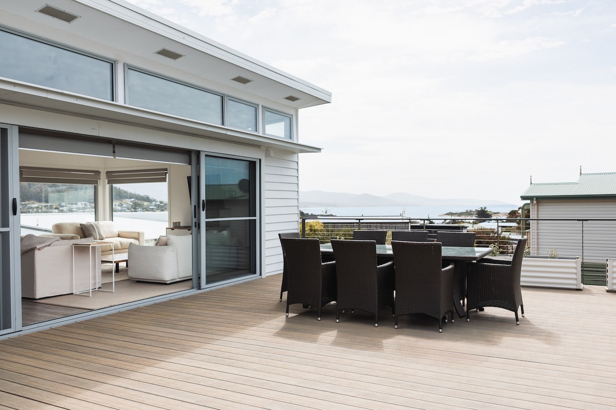 Amaya - The Ultimate Family Home - Houses for Rent in Bicheno, Tasmania ...