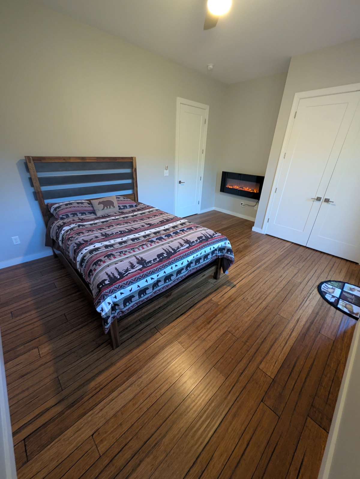 Tuscaloosa River Retreat: Hot Tub & Fire Pit - Bed and breakfasts for ...
