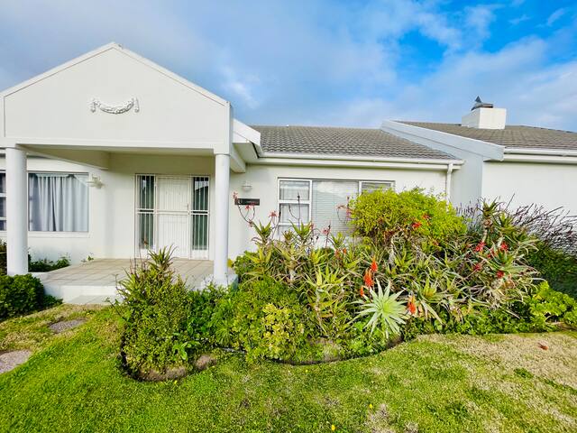 Beach Retreat gallery image 2