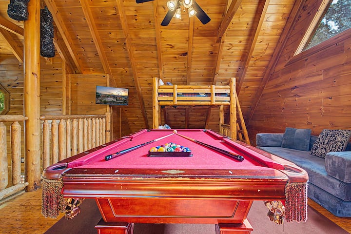 Simple Mini Pool Pigeon Forge| 2 Bedrooms|Resort Pool|Mini Golf - Cabins for Rent in ...