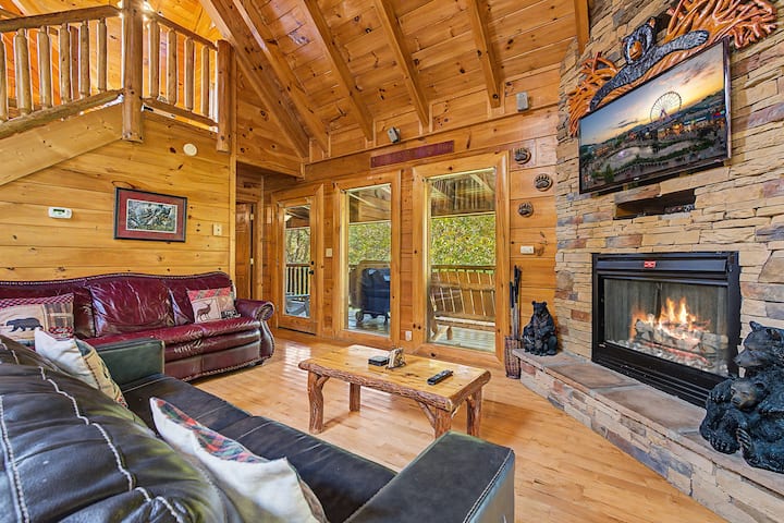 Simple Mini Pool Pigeon Forge| 2 Bedrooms|Resort Pool|Mini Golf - Cabins for Rent in ...