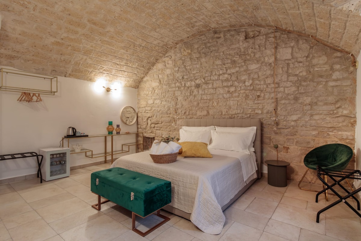 Pietra Bianca Room & Spa - Bed and breakfasts for Rent in Bisceglie ...