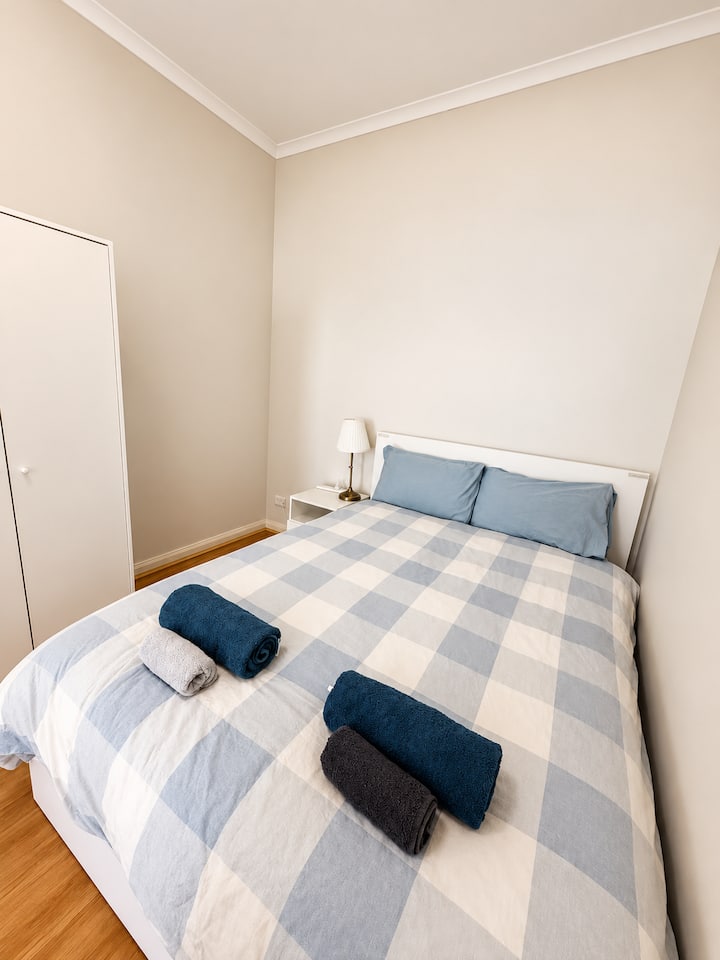 Sample Website Simple One Glebe 2BR | Free Parking | Next to Broadway - Apartments for Rent in ...
