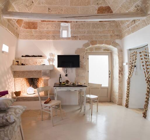 Trullo Apulia: swimming pool, jacuzzi & steam room gallery image 4