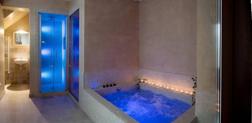 Trullo Apulia: swimming pool, jacuzzi & steam room gallery image 5