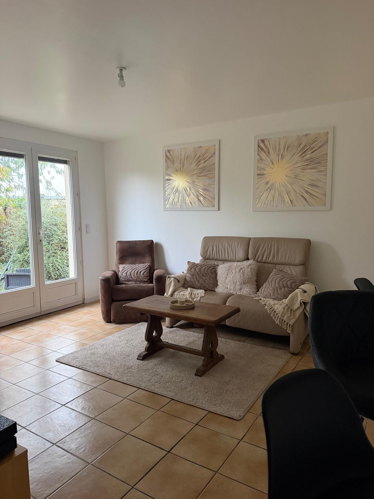 Cozy Cocoon with Garden - Houses for Rent in Vernouillet, Centre-Val de ...