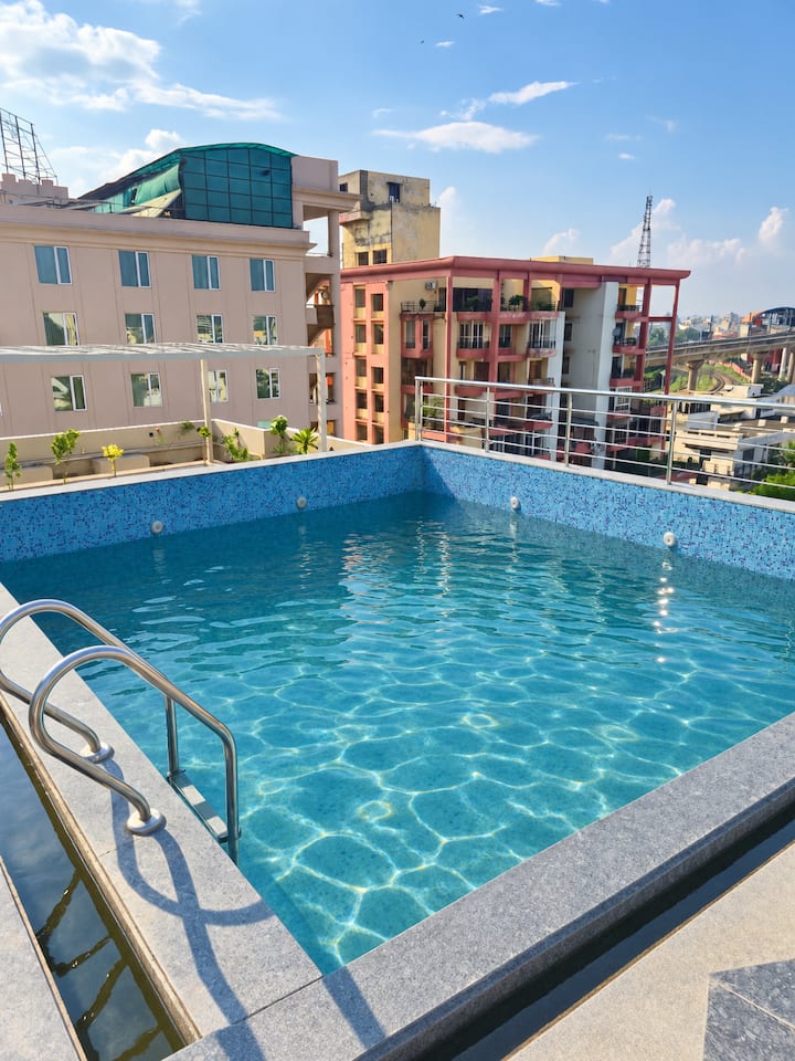 Emerala Pool Emerald |Cozzy stays|City Centre, Gym, Pool, Wi-fi - Flats for Rent in ...
