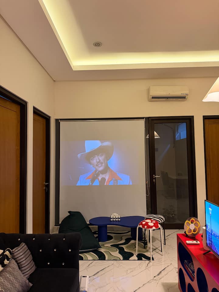 Entire home with mini theatre near Kotagede - Houses for Rent in ...