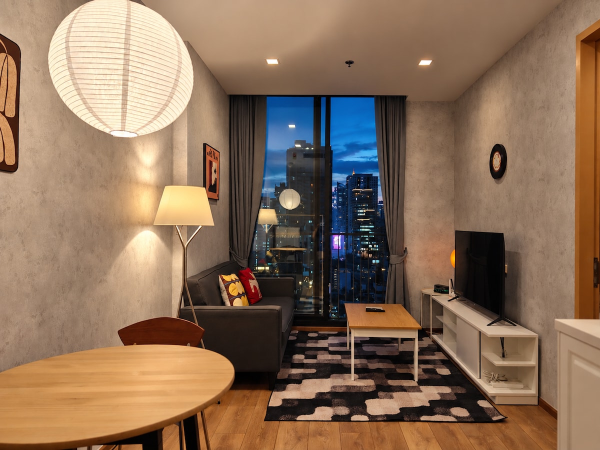 Asoke High-Floor 1BR • Bills + Wi-Fi - Apartments for Rent in Watthana ...
