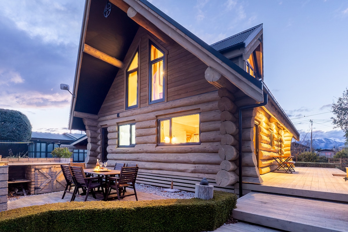 Saddle Notch Alpine Lodge - Sleeps 4, Fire, Deck - Houses for Rent in ...