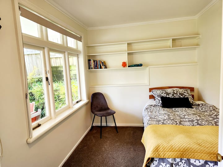 1 x Kitanda kimoja cha Mfalme