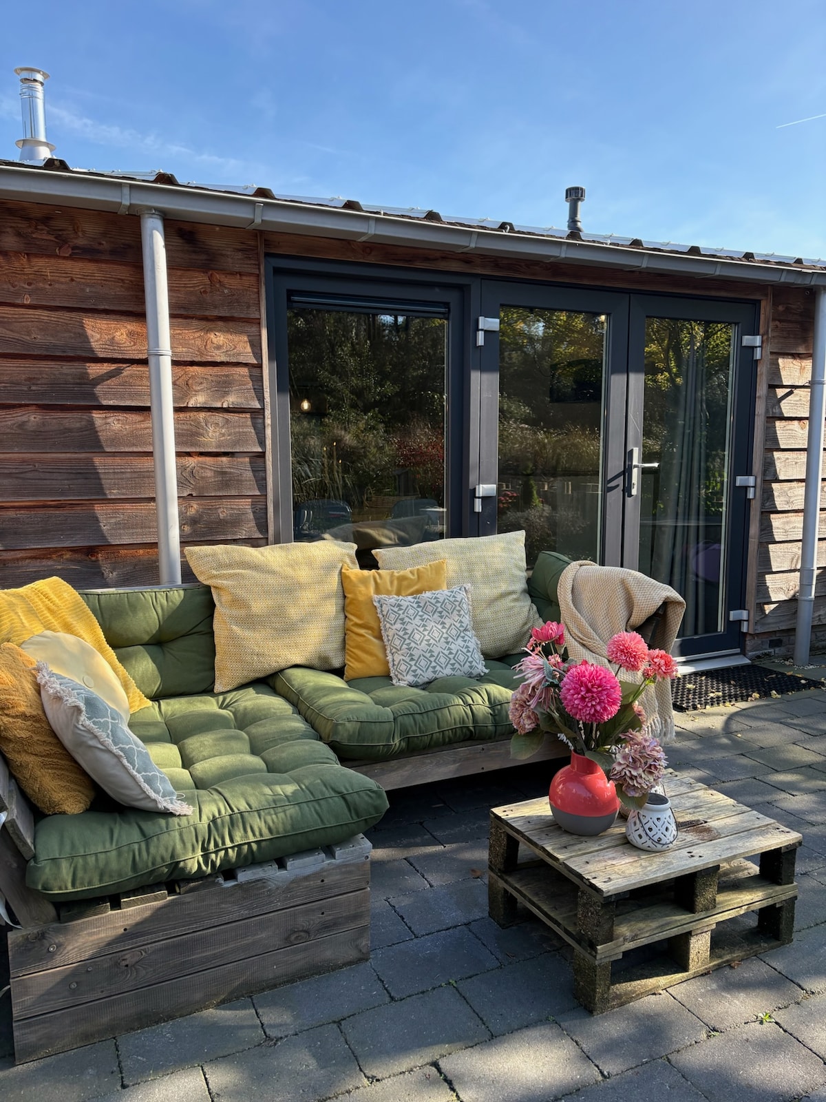 Greenhouse Stay on Island near Amsterdam - Houses for Rent in Aalsmeer ...