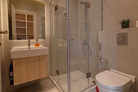 Zen Stays, The Patio, 2BR Lakeview residence.  — 4