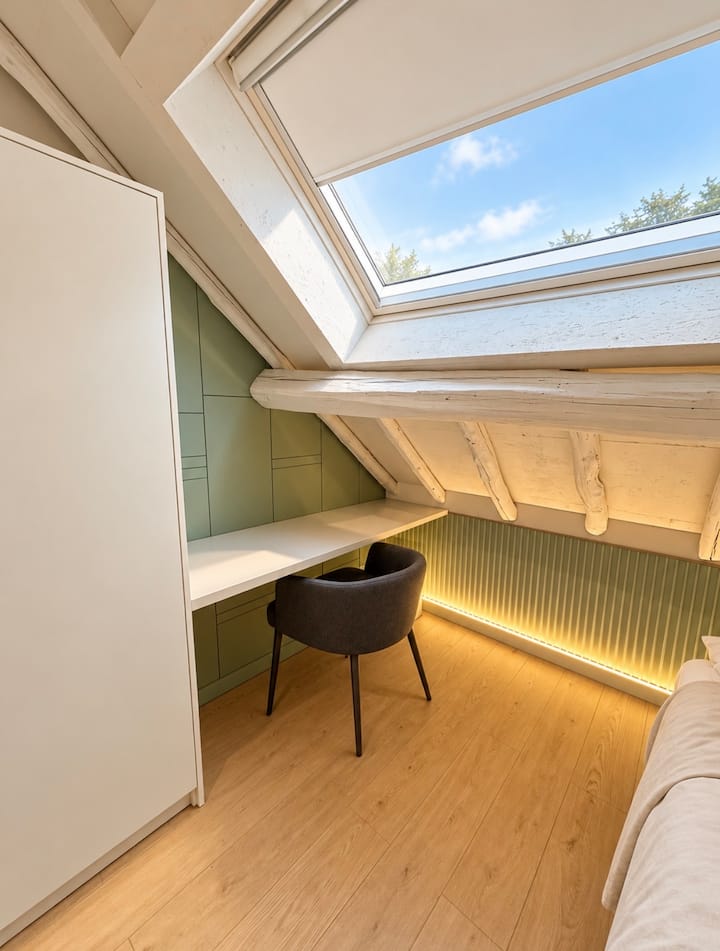 Studio 22 Luxe • King Size • Train station 300 m away - Apartments for ...