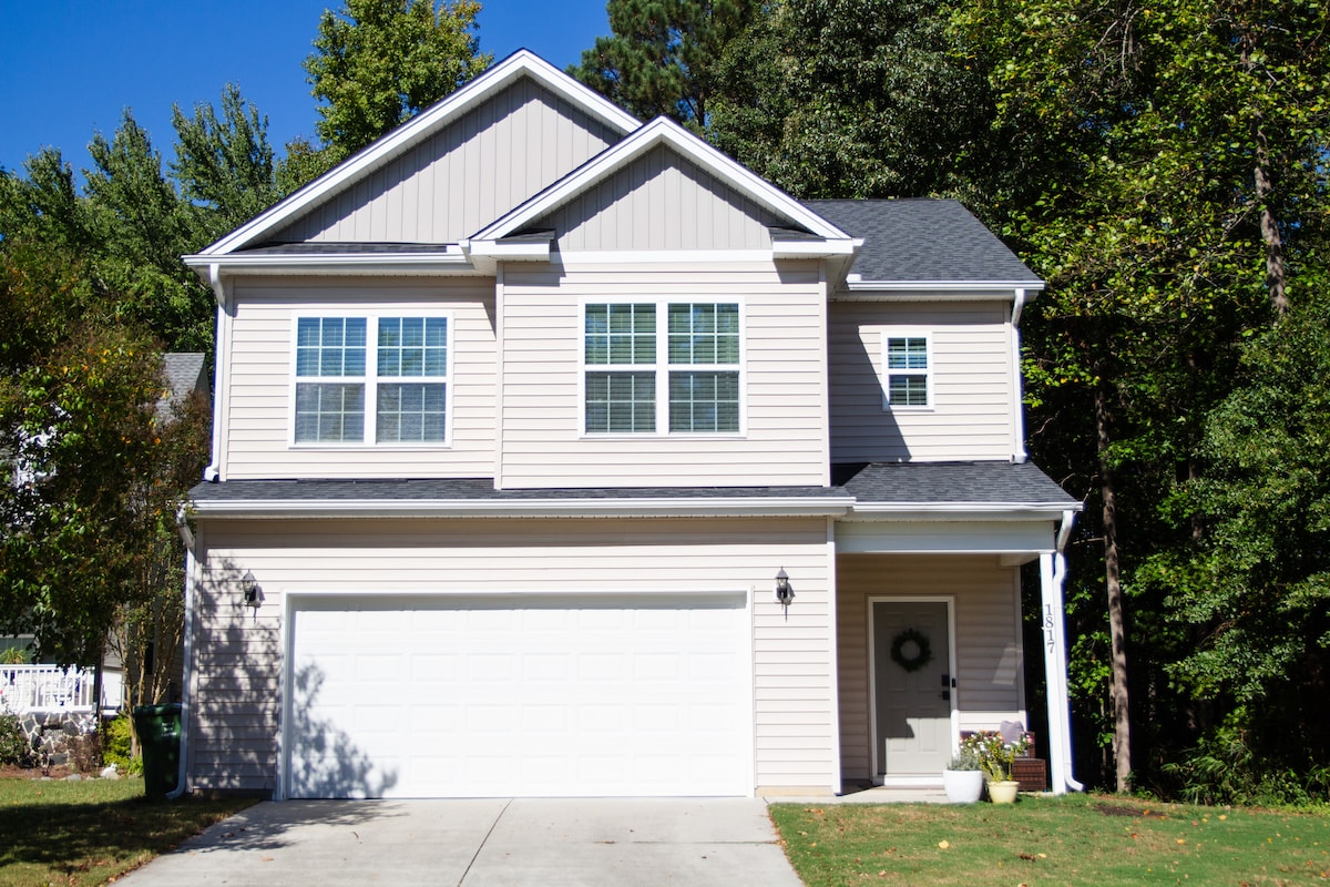Family Getaway w/Fenced Yard, Patio + Work Space - Houses for Rent in ...