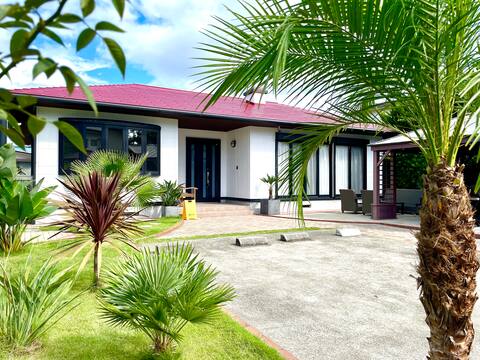 1 min to the beach! Yumigahama Beach House!