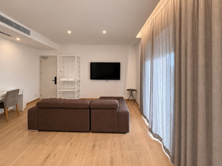 Deluxe Double Room in Seriate, Lombardy, Italy - Airbnb