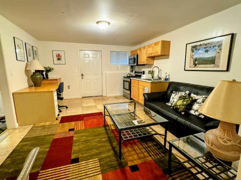 Peaceful Cozy Quiet Fast WiFi Laundry Smoke Free