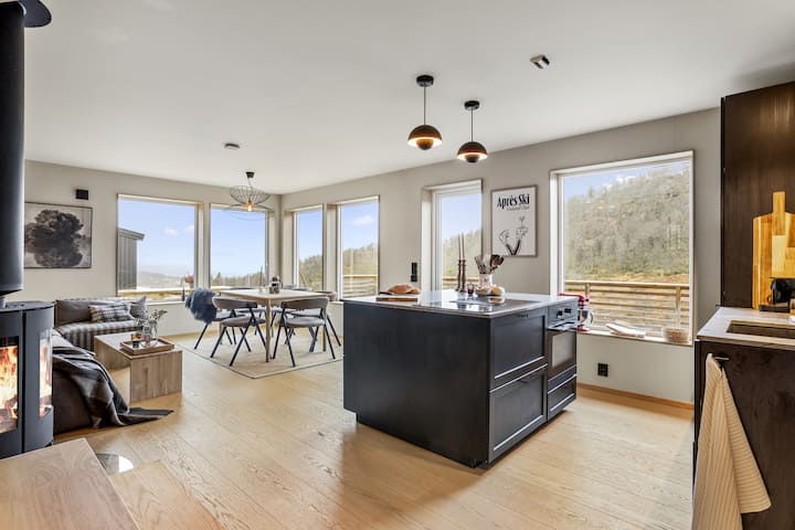 Secluded mountain gem with views and ski-in/ski-out access - Cabins for ...