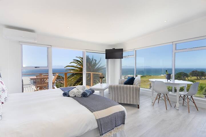 Penguins View Villa at Boulders gallery image 2