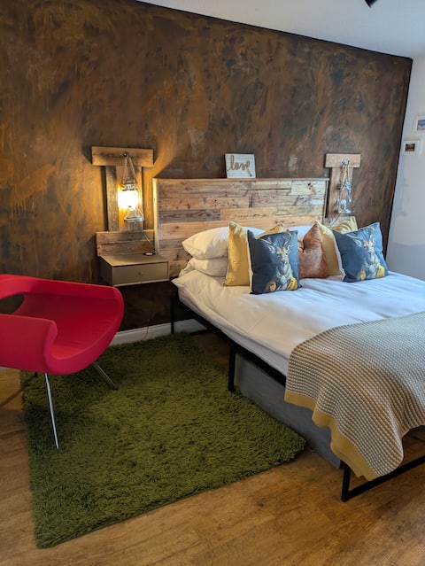 Gorgeous Boutique Coastal Apartment Near Edinburgh