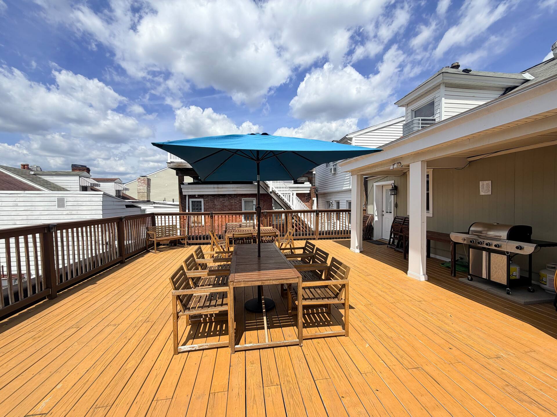Spacious Modern Home • Rooftop Deck — foto 5