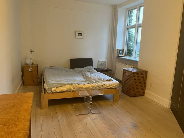 150m2 historic townhouse in secluded courtyard! gallery image 5