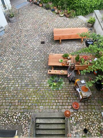 150m2 historic townhouse in secluded courtyard! gallery image 4
