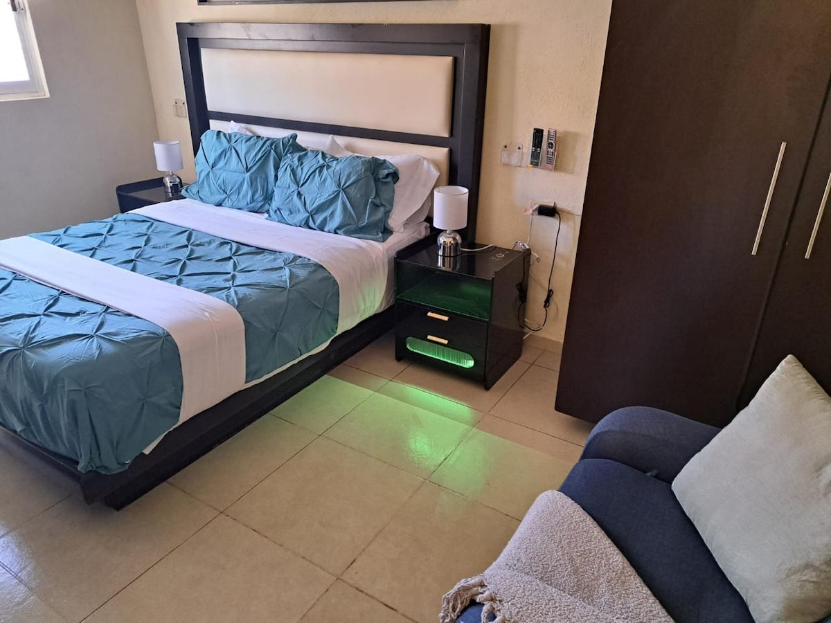 SPAVAĆE SOBE S ELEGANTNIM UREĐENJEM 