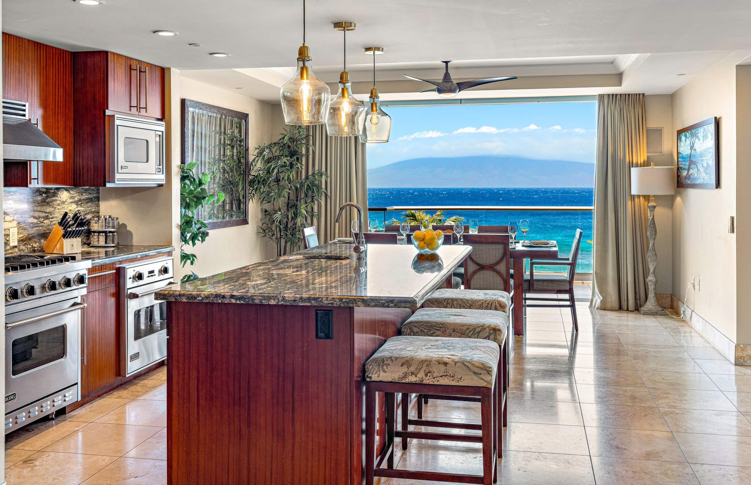 Condo in Lahaina · ★5.0 · 3 bedrooms · 4 beds · 3 baths - Image 13