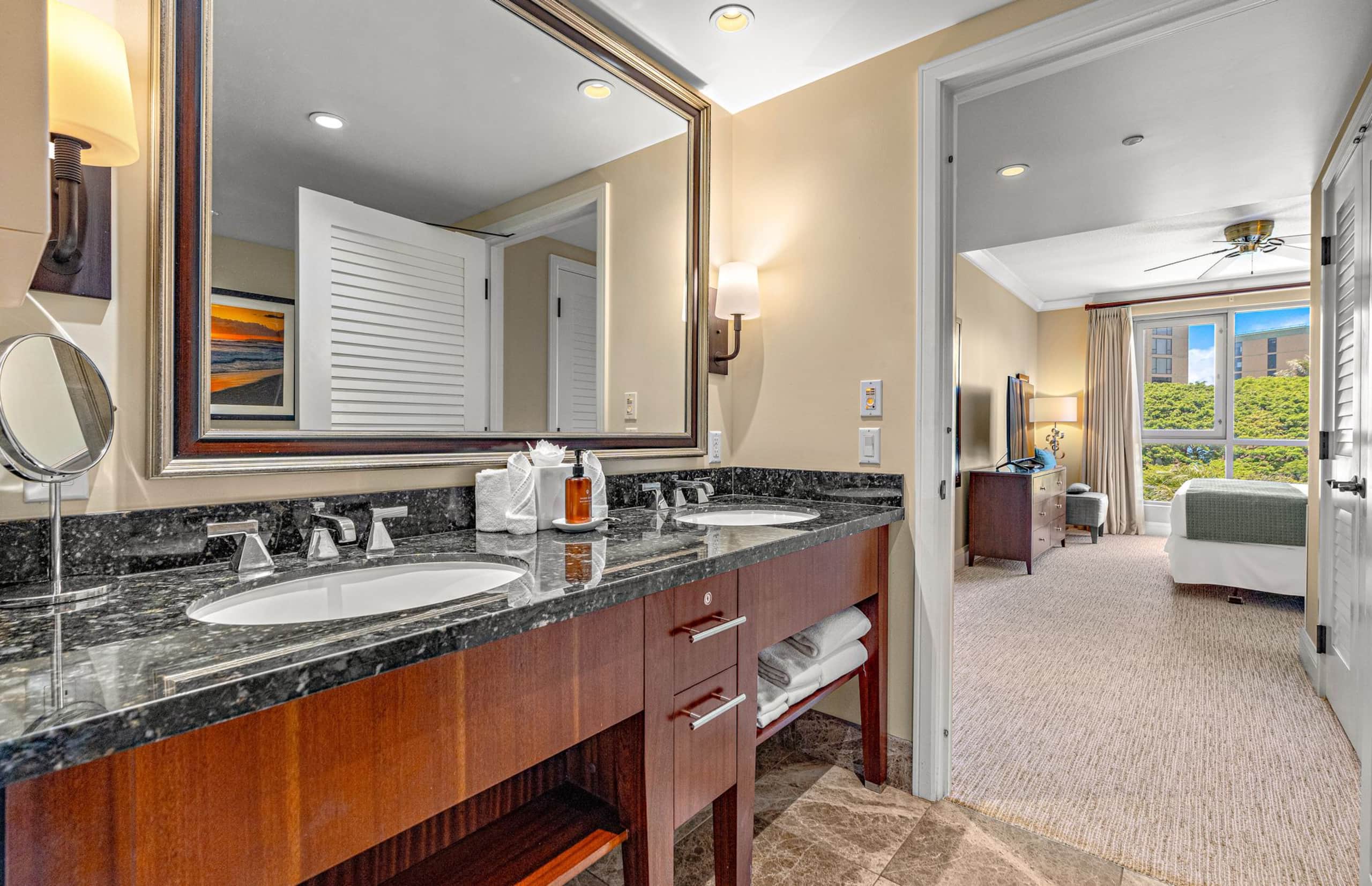 Condo in Lahaina · ★5.0 · 3 bedrooms · 4 beds · 3 baths - Image 33