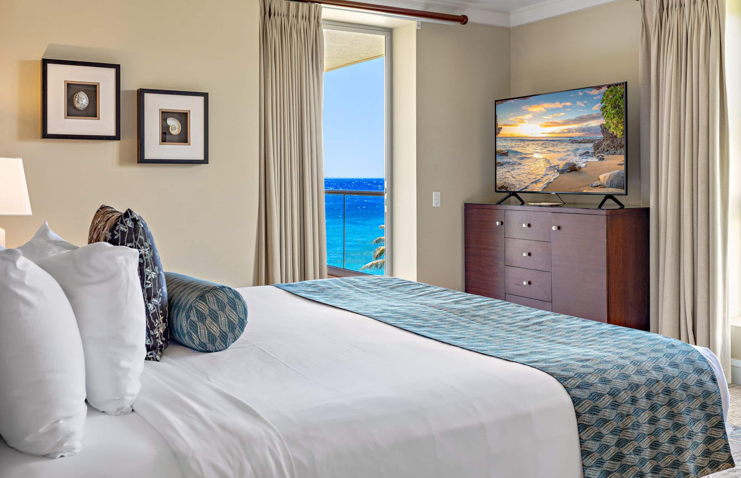 Condo in Lahaina · ★5.0 · 3 bedrooms · 4 beds · 3 baths - Image 25