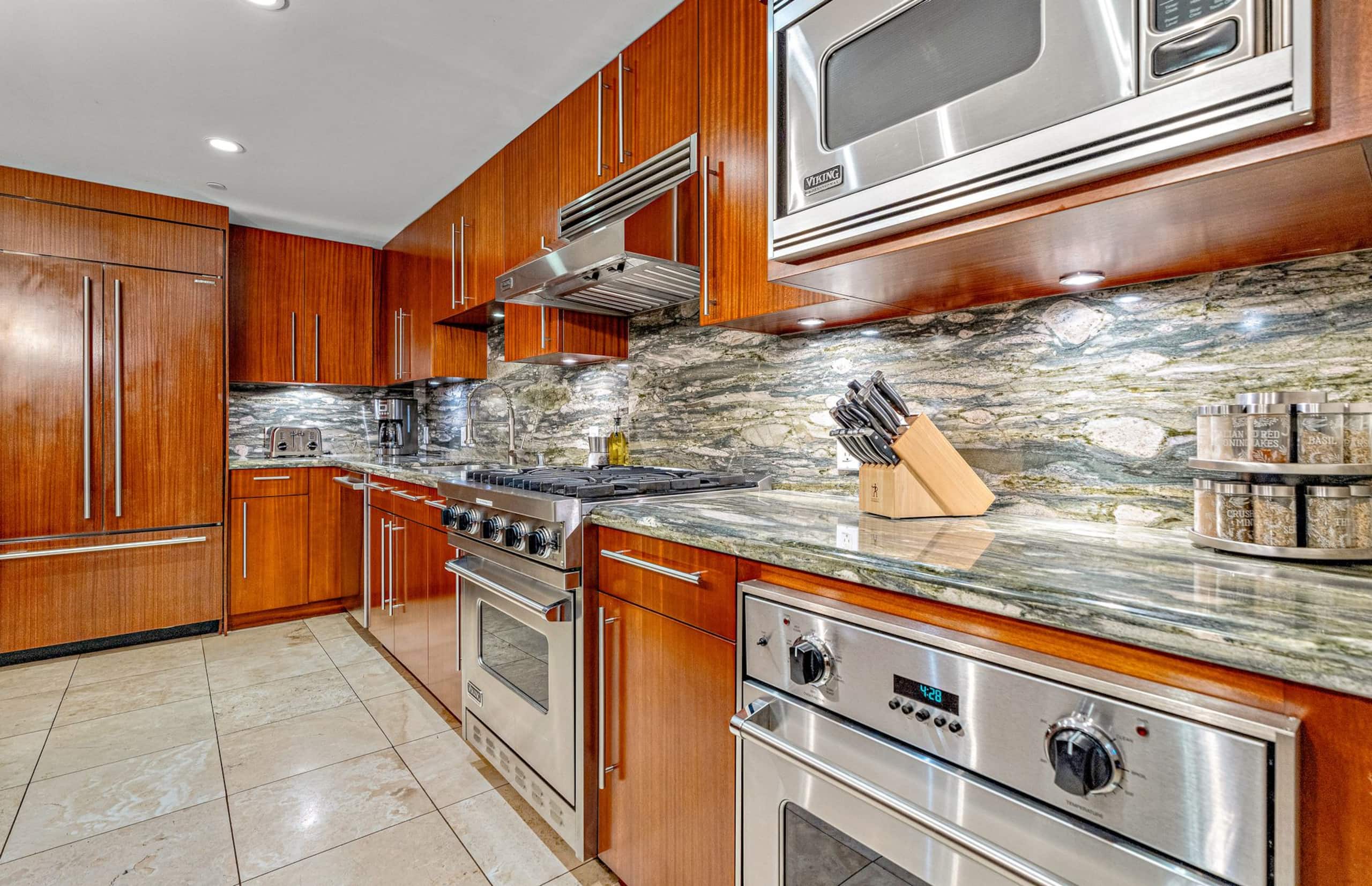 Condo in Lahaina · ★5.0 · 3 bedrooms · 4 beds · 3 baths - Image 15