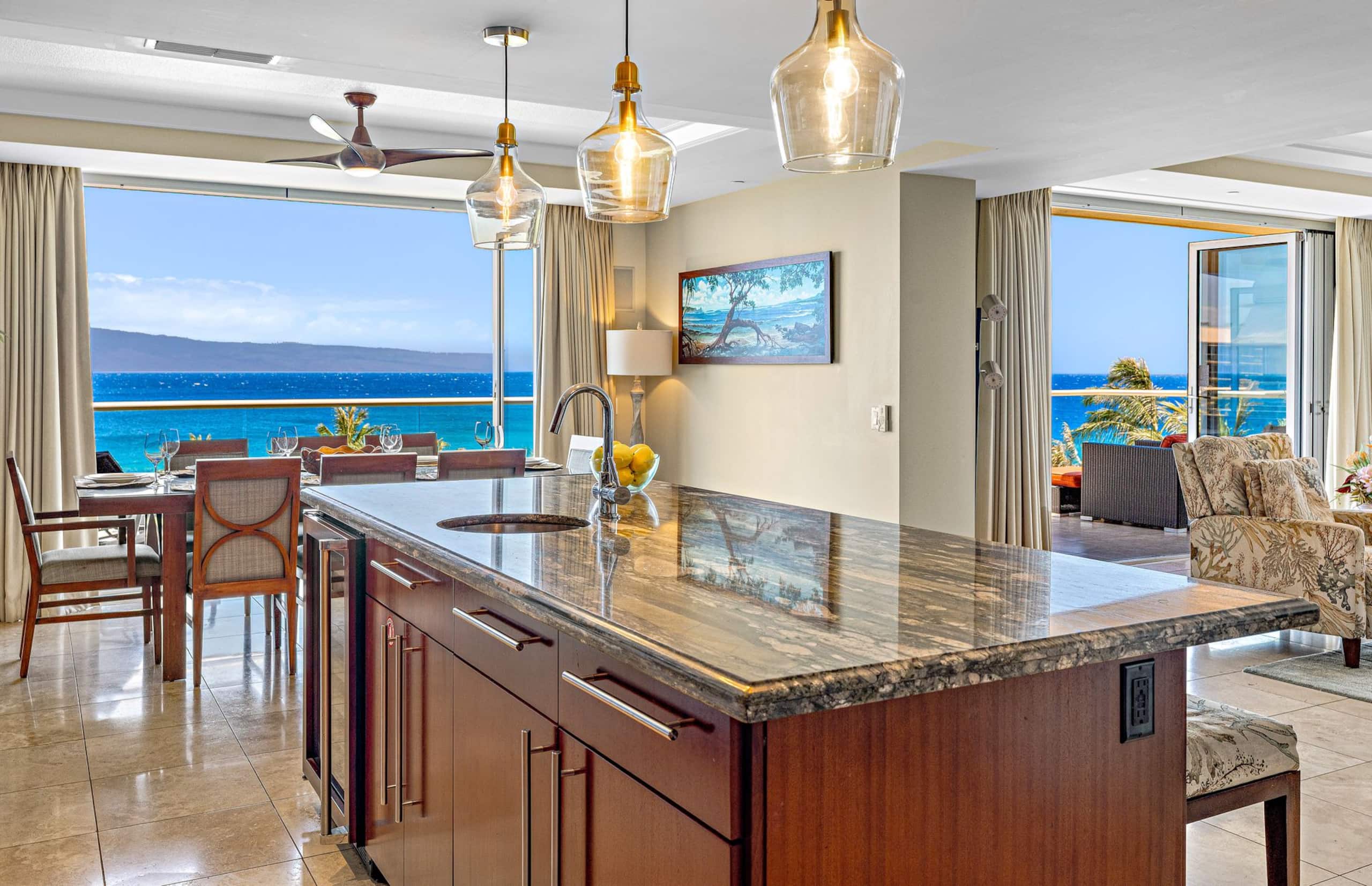 Condo in Lahaina · ★5.0 · 3 bedrooms · 4 beds · 3 baths - Image 4