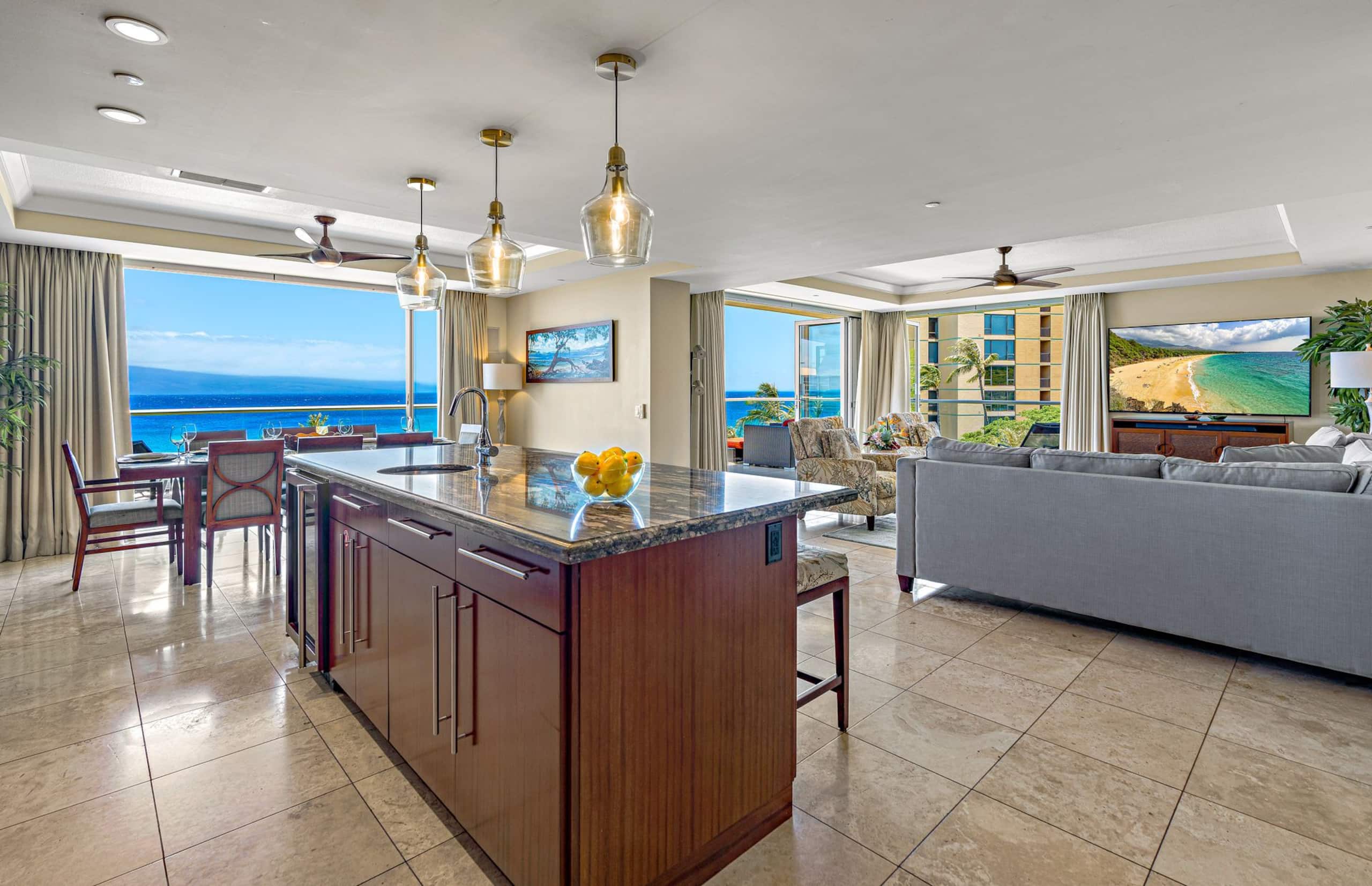 Condo in Lahaina · ★5.0 · 3 bedrooms · 4 beds · 3 baths - Image 12