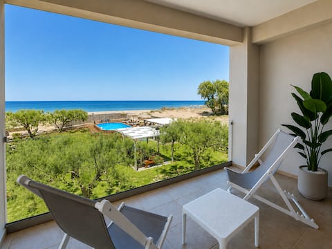 Aptenia Villa, on the beach