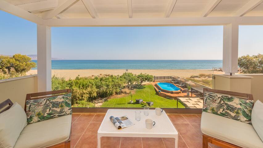 Aptenia Villa, on the beach