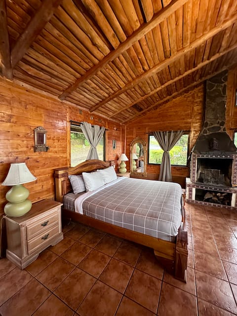 Antares - City view - indoor jacuzzi