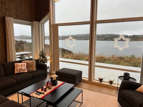 Luxury cabin with lake view, close to Bergen.
