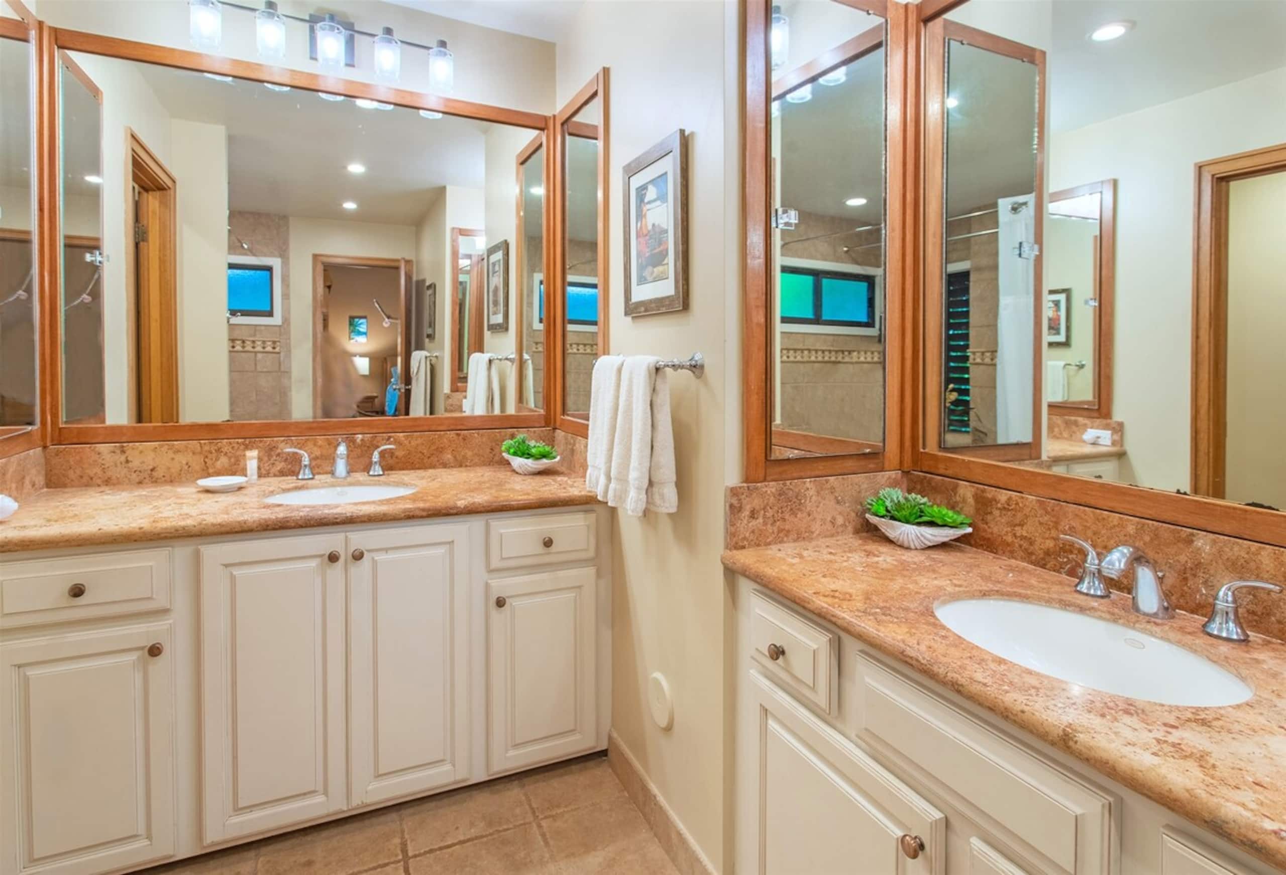 Villa in Lahaina · ★4.96 · 1 bedroom · 2 beds · 2 baths - Image 42